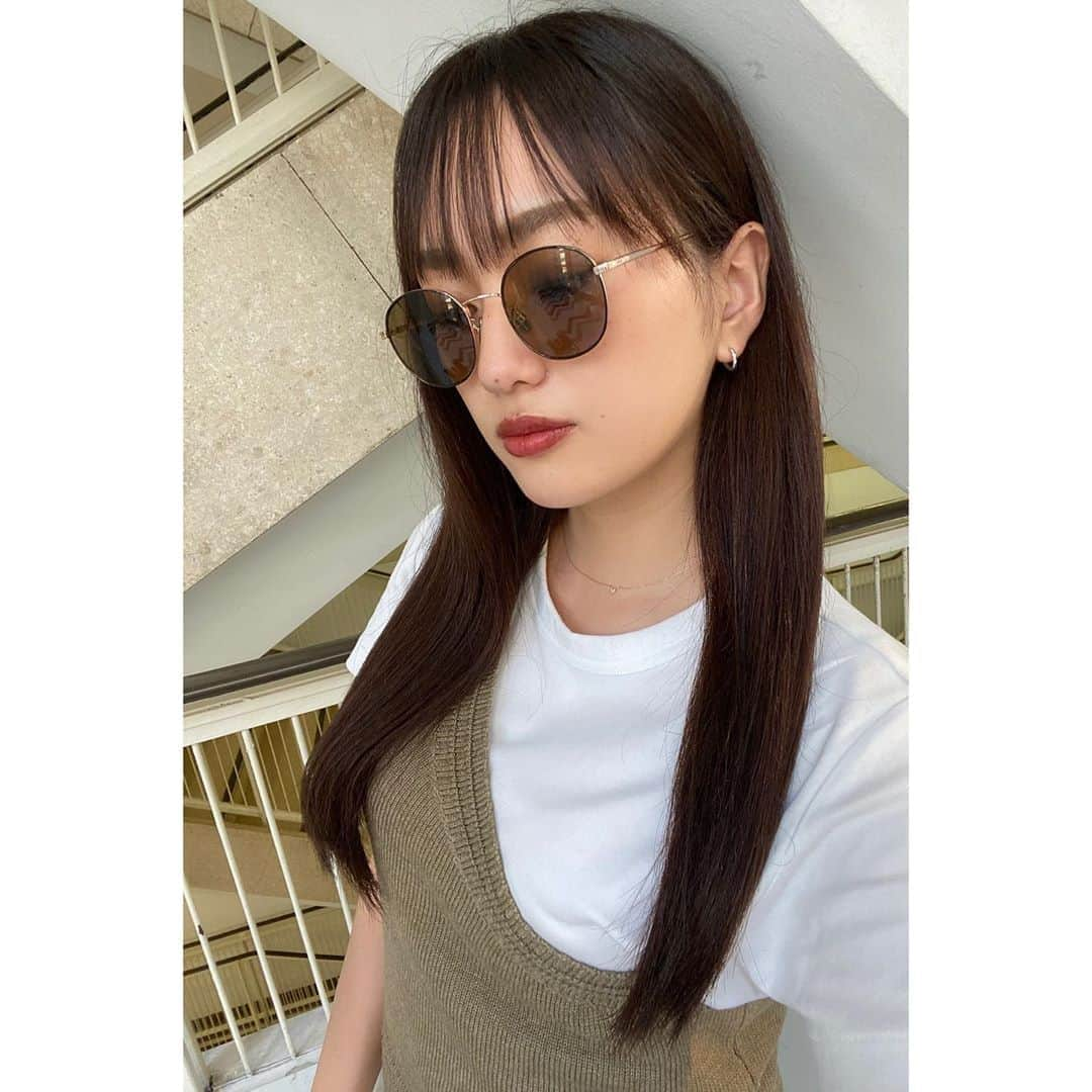 高橋菜生さんのインスタグラム写真 - (高橋菜生Instagram)「. New hair 💇🏻‍♀️❤️ 2枚目▶︎▶︎加工なし全体 . カラーはいつもどおり暗めの透明感のある色でおまかせ！ 巻いたときに顔周りに動きが出るよう カットしてもらいました〜🤍 トリートメントもバッチリしてもらってさらさら🥰 急遽だったのに対応していただきありがとうございました🙇‍♀️ . #haircolor #hairstyle #hairmaintenance #instagood #instalike #instagram  #followme #follow #likeme #like #selfie #selca #me #i #log #logshibuya2 #hairsalon」8月21日 17時41分 - nao1118takahashi