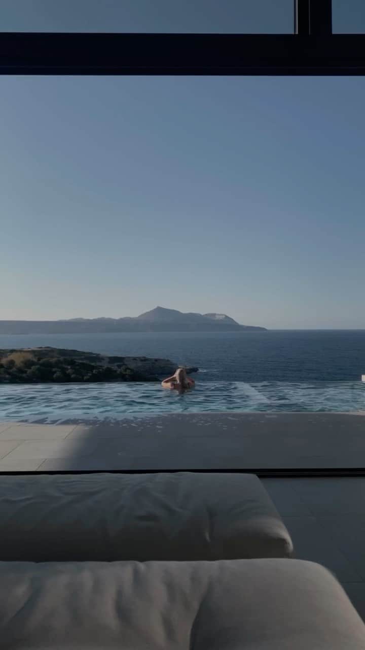 エレオノーラ・カリシのインスタグラム：「No caption needed  #Greece #Crete  🇬🇷」