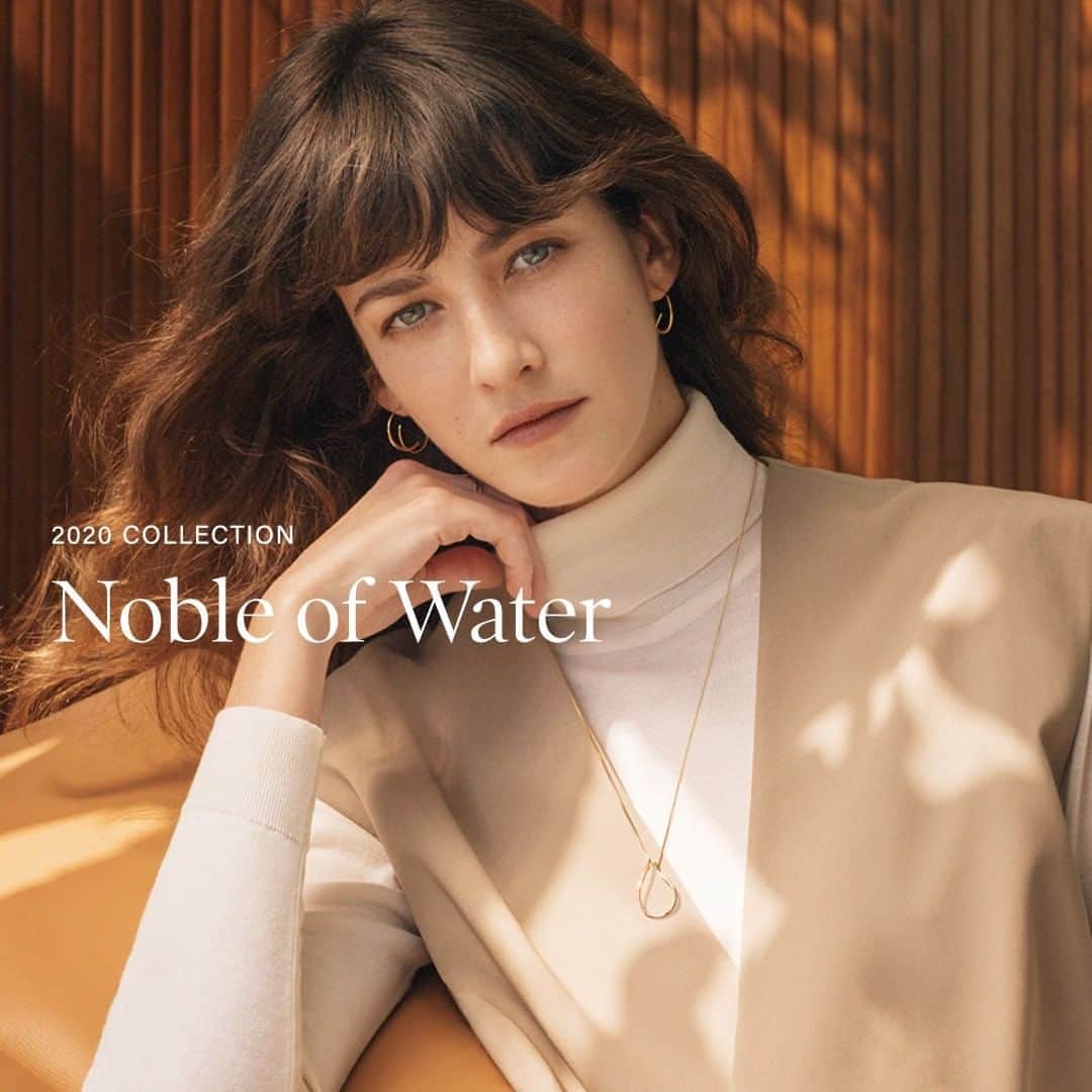 のインスタグラム：「・ ・ 【Noble of Water】 ・ 「４℃」の由来である“水” それはあらゆる環境の中でしなやかに、姿を変えていく。 儚くも力強い水の形にインスパイアされたコレクション。 ・ ネックレス ¥58,000＋税 K10YG(11194-612-3009) ・ #ヨンドシー #ジュエリー #ネックレス #ダイヤモンド #誕生石 #プレゼント #ギフト #ご褒美ジュエリー #ご褒美 #ファッション #秋 #コレクション #jewelry #necklace #diamond #k10 #present #gift #fashion #fashionjewelry #autumn #collection」