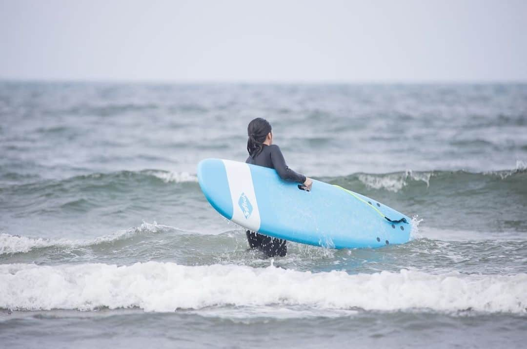 廣瀬なつきさんのインスタグラム写真 - (廣瀬なつきInstagram)「海は泳ぐのも見るのも好き♡ surfing📷」8月21日 18時01分 - i_am_na2coooo