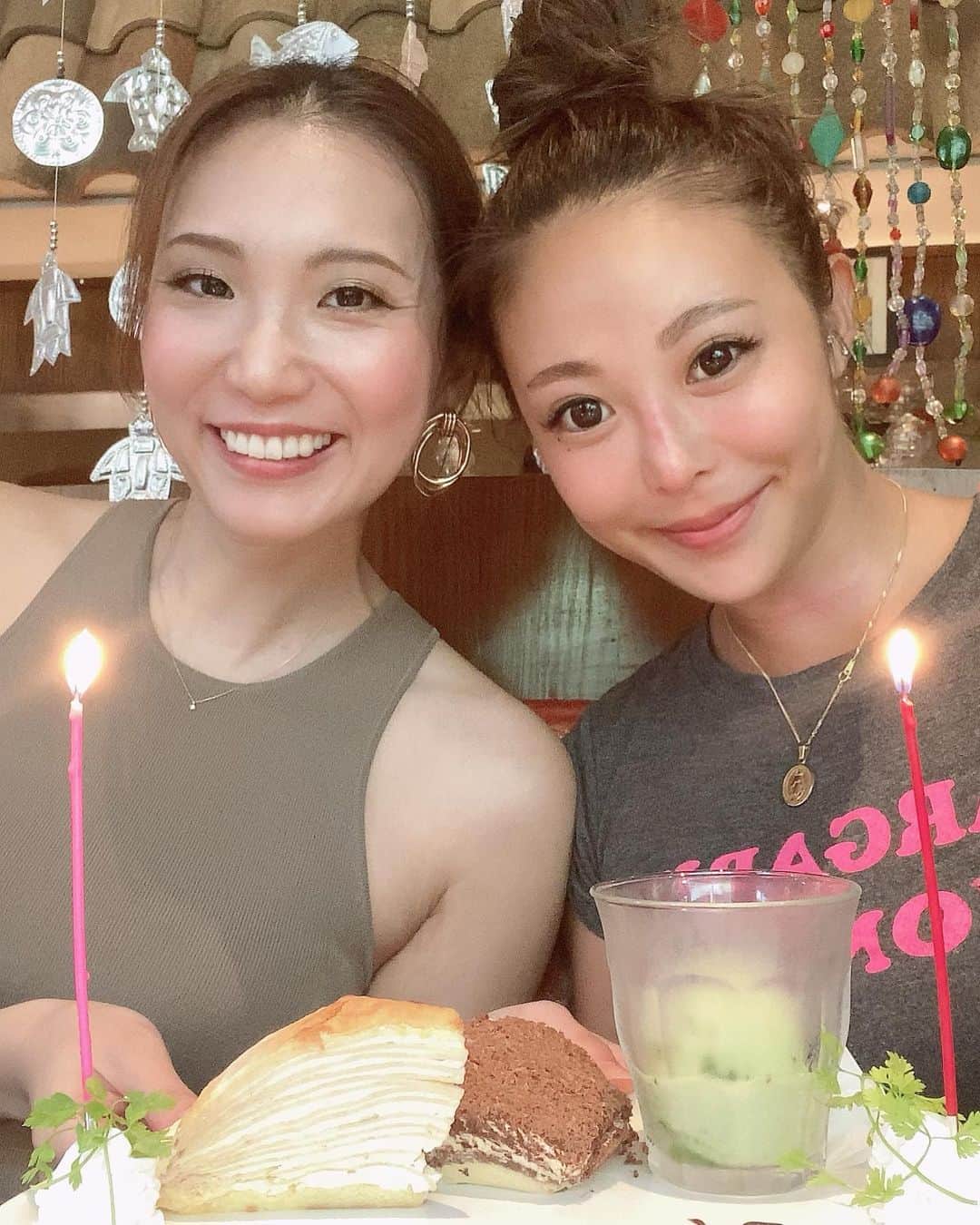 MomoseRyoko のインスタグラム：「#有難う #bday #surprise  タムタム有難う💓ふつーにランチしようと思ってたから、まじびっくりした‼️笑笑 嬉しいサプライズ😂 いつまでも高め合える良い友達でいて下さい🤝」