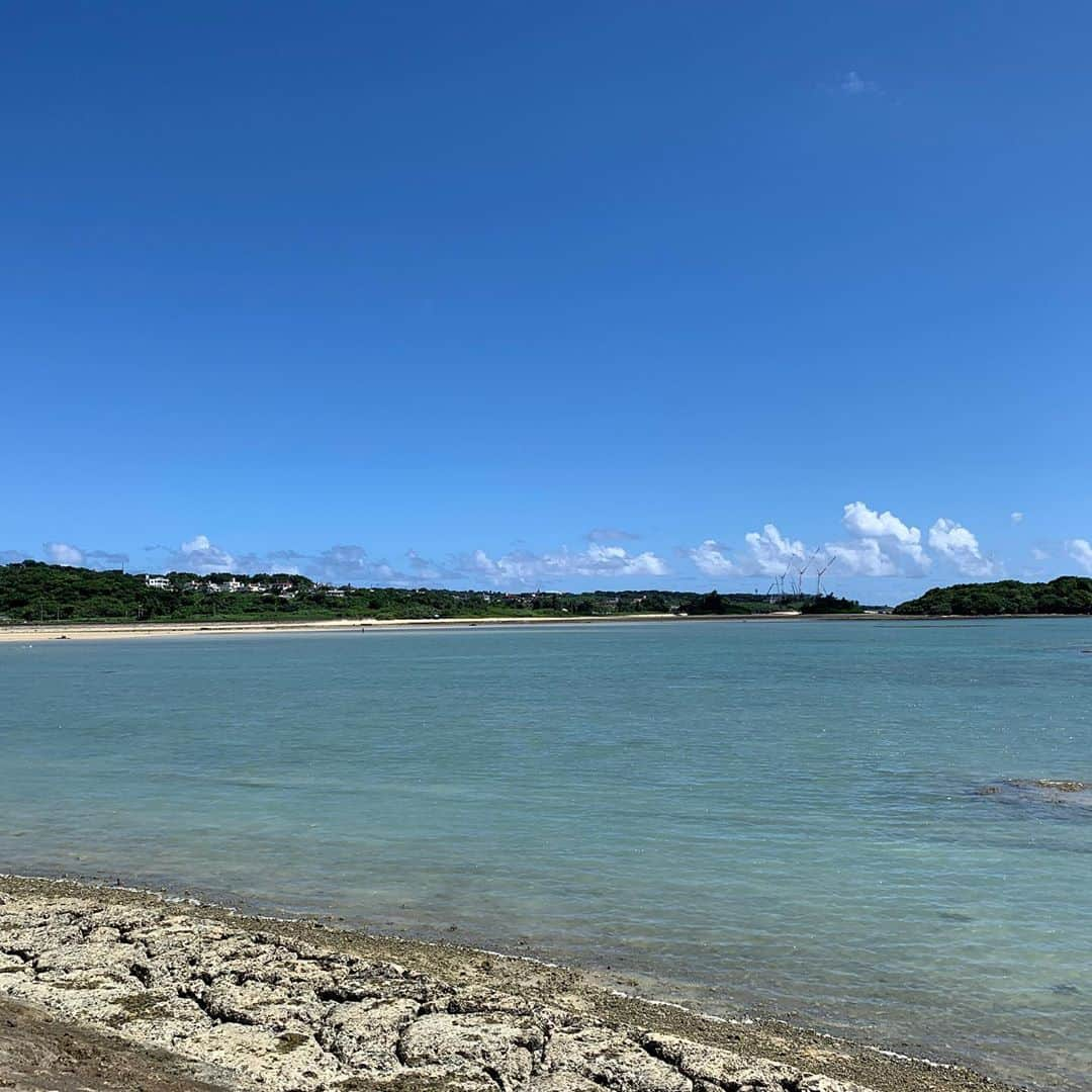 玉城幸也さんのインスタグラム写真 - (玉城幸也Instagram)「やっぱオキナワの海綺麗だな〜🏖  キャンプ行きたい⛺️」8月21日 18時31分 - yukinari_tamaki