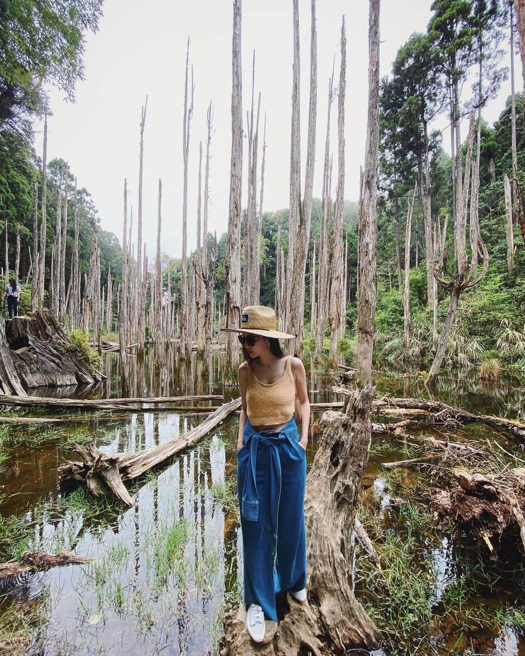 曾之喬さんのインスタグラム写真 - (曾之喬Instagram)「旅行，有時跟人生很像。 · 歷經千辛萬苦到達了一個地方，卻突然很想問自己：「我為什麼在這裏？」 · #🤔 #chiaochiao聽見自己的心 #chiaochiaofollowyoursoul #像極了人生」8月21日 18時45分 - chiaochiaotzeng