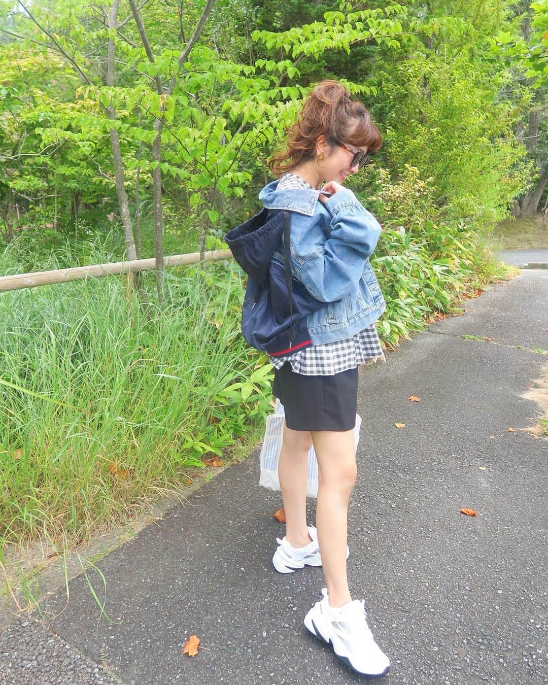 Mai Wakimizuのインスタグラム：「春に大人気だったドッキングGジャン、有難いことに再販のお声を沢山頂き、リバイバルすることになりました＼(^o^)／まだまだ暑くて今はアウターなんて考えられないけど、秋には絶対に使える1枚なのは間違いなしです！ショーパン合わせが今の気分♡ #wakkinstyle#ootd#coordinate#ママコーデ outer:#linkable @linkable_official(来週20日〜予約販売予定) tops:#linkable @linkable_official pants:#zara bag:#rosymonster shoes:#nike sunglasses:#zara」