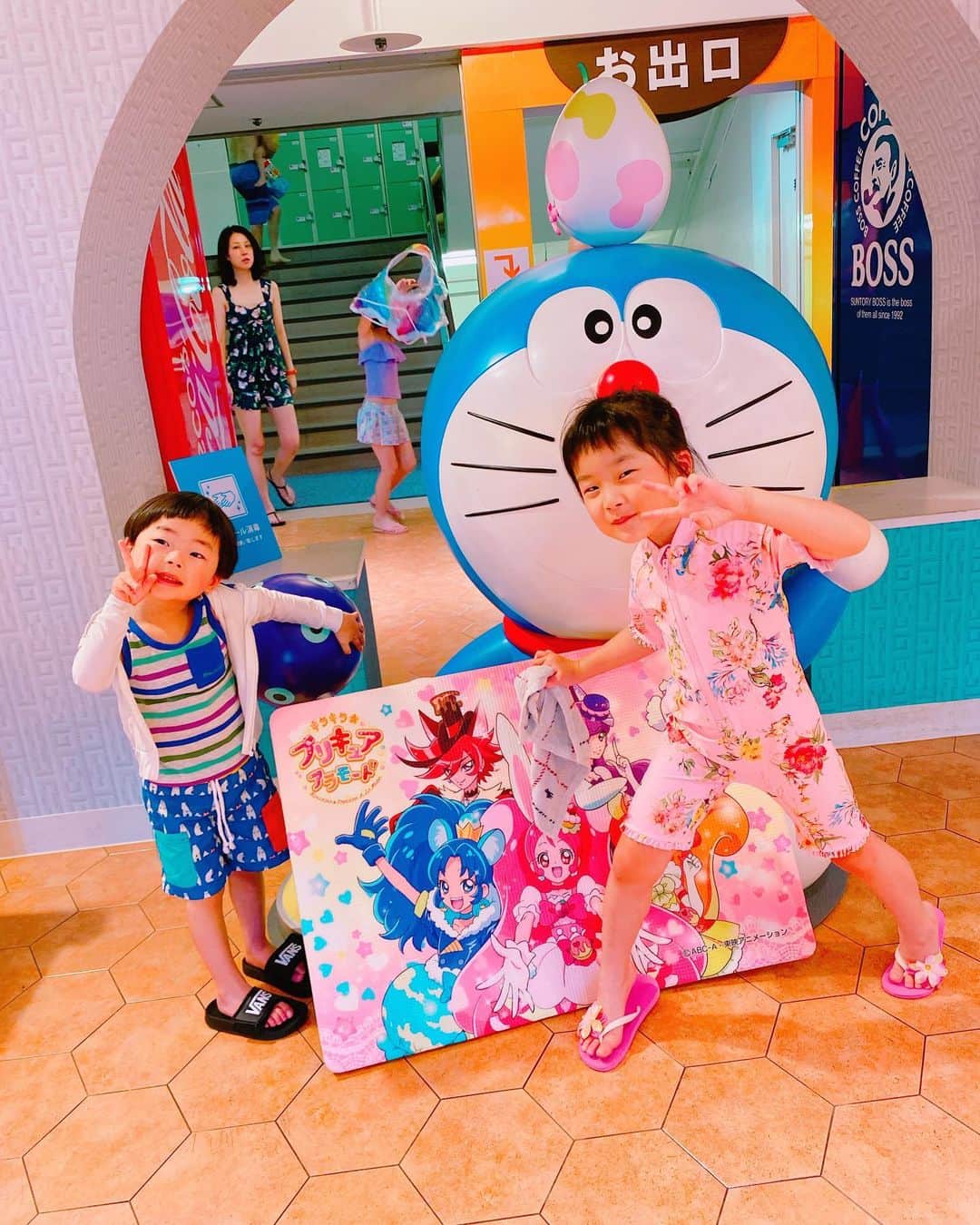 遠藤彩香さんのインスタグラム写真 - (遠藤彩香Instagram)「久しぶりに行ってきた🏊‍♀️🌴 今年からわどこに連れてっても りーたが凄く楽しんそう！ 連れて行き甲斐がある🌈 もうすぐ4歳👼🏻 #pool#sparesorthawaiians」8月22日 0時14分 - endo_ayaka