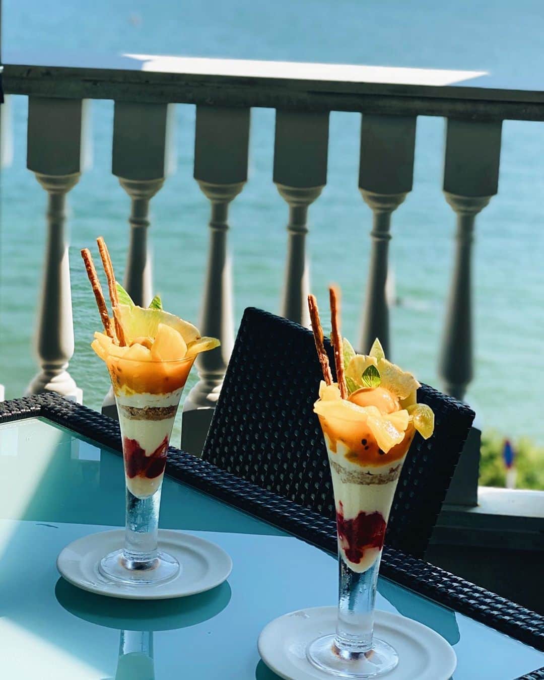 クリスティン・ウェイのインスタグラム：「Enjoy the sunshine #sunnyday #summertime #beachluxury #beachlunch #beachlounge #cwlife」