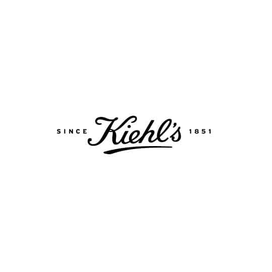 大橋リナのインスタグラム：「以前から長らく 愛用させて貰っていた @kiehlsjp カレンデュラトナー 改めて2週間近く使わせて頂きました 「皮膚のガードマン」と呼ばれているカレンデュラ。 科学的にも肌を整える効果が 証明されている花びらのもつ効果を最大限に発揮できるように、エジプトの農園で一枚一枚手包みで採取されています。　 紫外線で日焼けして ゆらぎがちだった肌も 穏やかなコンディション。 開きがちだった毛穴も気にならなくなりました🧚🏻 丁寧につくられているモノはやっぱりパワーが違う  手に伸ばしてみると さっぱりしたテクスチャーで、コットン使用がおすすめ。 強い日差しを受けた日は 冷やしておいた カレンデュラトナーをたっぷり含ませて乾燥や赤みが気になるところをコットンパック。 ひんやり気持ちも良くて しっかり潤いが行き届き 毛穴も引き締まります  トラブルが起きづらい しっかり整った土台が出来てきました🧚🏻  #Kiehls  #キールズ  #カレンデュラ安定素肌習慣  #キールズカレンデュラトナー  #PR」