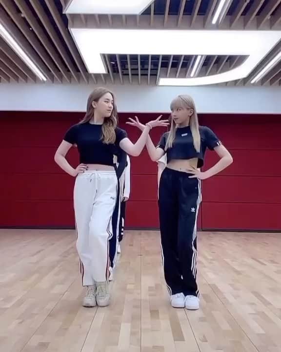 のインスタグラム：「#niziu」
