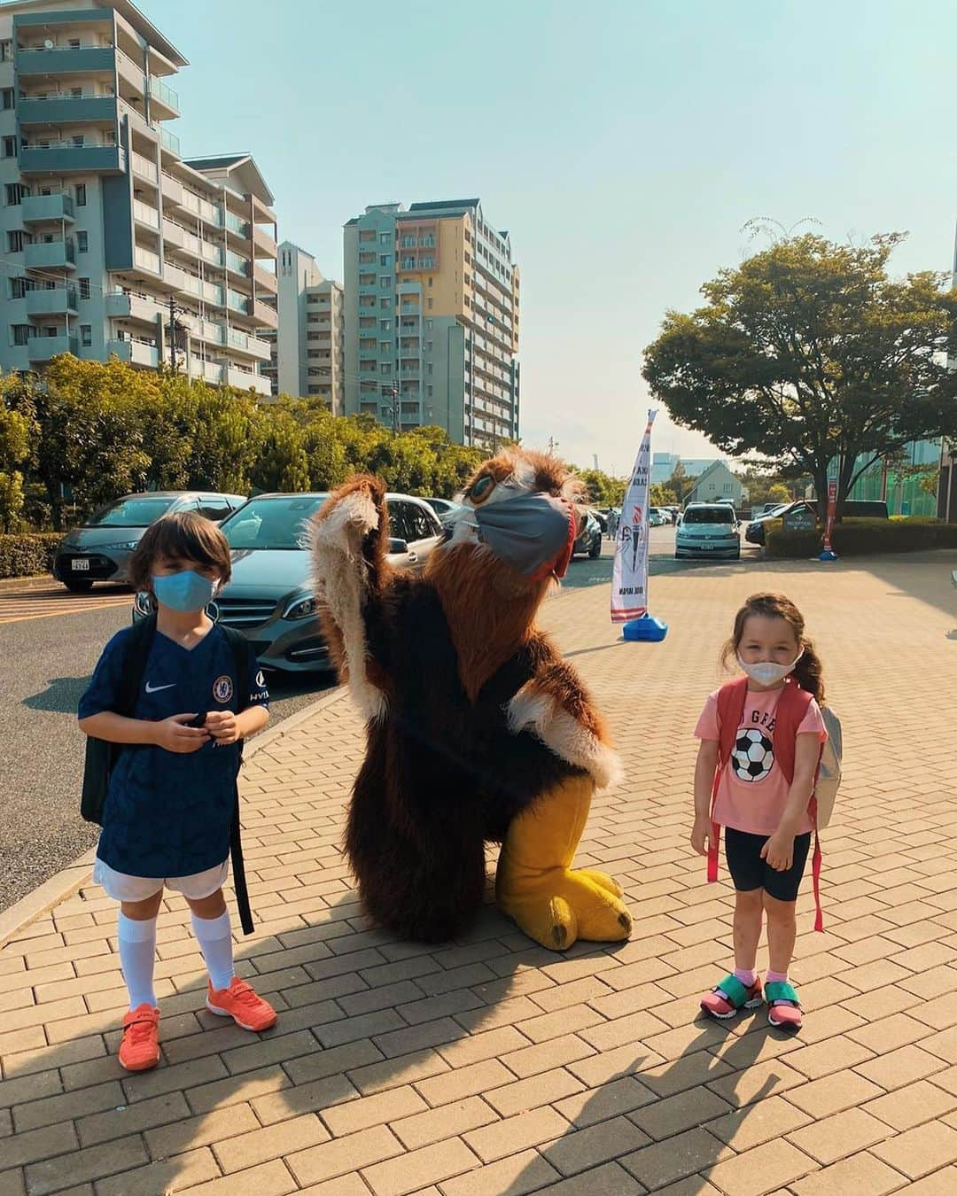 アンナ・オルティス（イニエスタの妻）さんのインスタグラム写真 - (アンナ・オルティス（イニエスタの妻）Instagram)「Vuelta al cole mis campeones! 📚🥰 ⁣⁣ ⁣⁣ 学校に戻りました ！📚🥰 ⁣⁣ ⁣⁣ #day2ofschool #after6months #osechodemenos #ravapas💫」8月21日 19時11分 - annaortiz34