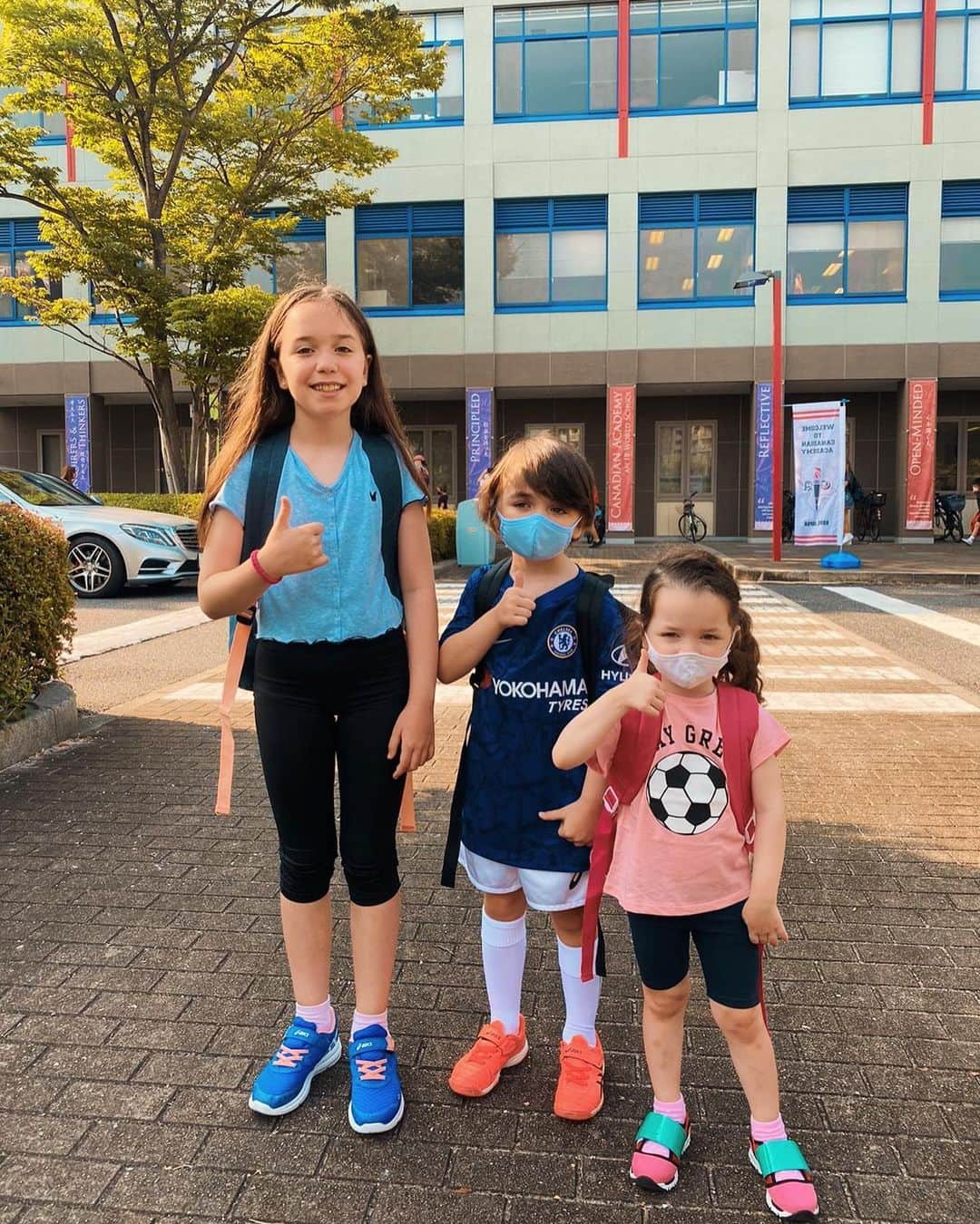 アンナ・オルティス（イニエスタの妻）のインスタグラム：「Vuelta al cole mis campeones! 📚🥰 ⁣⁣ ⁣⁣ 学校に戻りました ！📚🥰 ⁣⁣ ⁣⁣ #day2ofschool #after6months #osechodemenos #ravapas💫」