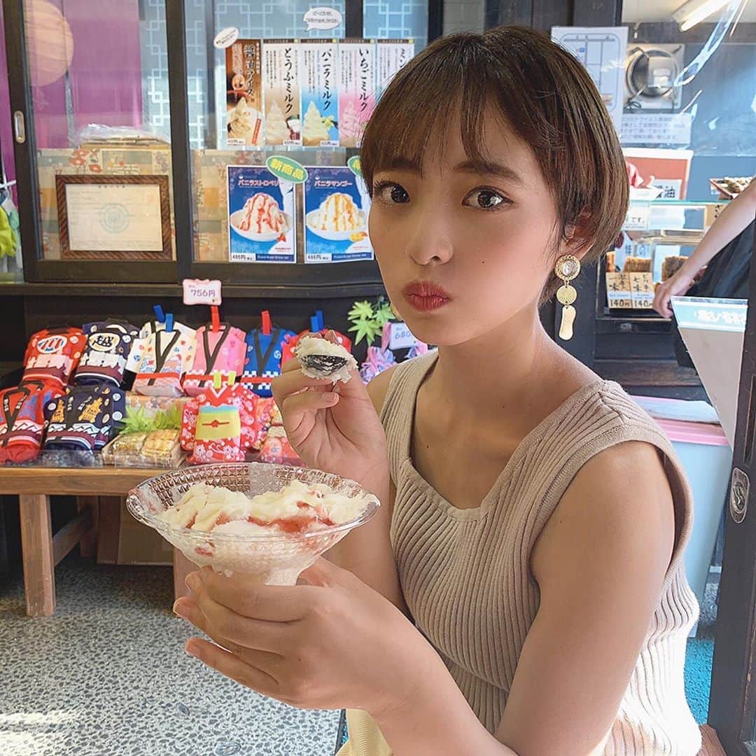 のインスタグラム：「みなさんお仕事学校お疲れ様です！ 私のインスタ見てくれてありがとう🥰  私の趣味はたくさんあります！  その中でも食べることは趣味の中でも１位２位を争うくらい好きです🍙🍣🍜🍛🍔  みなさんの趣味は何ですか？？  この写真は、以前かき氷を食べているところを友達に撮られたところだよ🍧  この表情嘘でも可愛いとは思えないけど、私のリアルに食べているところを知ってもらいたくて😂  あと少しでも私のことを身近に感じてもらえたら嬉しい😊  なんか久しぶりにアプリで撮った写真あげたわ😂 顔違くて驚かないでね😂  他にも好きなものたくさんある！！ 中でもSnowMan愛は強すぎる🥰🥰🥰  ミスコンに出てるからって好きなものを隠すことできない！！ だからずっと好きなものは好き！！  ありのままでミスコンに取り組んでいくね！  これからもよろしくお願いします😊  それでは、またね👋  #ミス東洋　#ミスコン　#ショートヘア　#ショートカット　#ミニボブ #instagram #instalike #instagood  #ファッション #コスメ #コスメ好きさんと繋がりたい  #ootd #今日のコーデ #透明感 #SnowMan #すの担さんと繋がりたい #SnowMan担さんと繋がりたい#じゃにおたさんと繋がりたい #向井康二担と繋がりたい#いいね#いいね返し#相互フォロー #面白くなりたい　#世界一面白いミス」