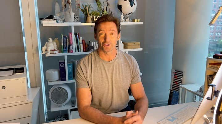 ヒュー・ジャックマンのインスタグラム：「Don’t be the guy who didn’t turn off his phone.」