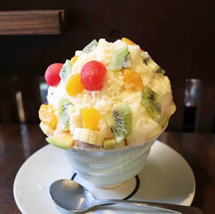 Beaustagrammerさんのインスタグラム写真 - (BeaustagrammerInstagram)「［#cafemiru_愛媛］ —————————————————————— 20種類以上の自家製シロップ🍧「あんから庵」  フルーツたっぷりでボリューミー😳🌟果汁たっぷりの自家製シロップは、ホッとした気持ちになりますよね..🤤💕  ☑︎とろぴかる🥝🍊🍉 ※販売状況は事前にお店へご確認ください。  📍 あんから庵 ⚪︎住所 / 愛媛県松山市二番町2-5-11 ⚪︎営業時間 / 【月〜水・土・日】11:00〜20:00(LO.19:30) ※現在は営業時間が異なる場合がございますので、事前にご確認ください。 ⚪︎定休日 / 木・金 ⚪︎アクセス / 大街道駅より徒歩3分  【#cafemiru_Ehime】 📍 Ankara Ann ◎Open Hours / 【MON-WED&SAT&SUN】11:00〜20:00(LO.19:30) ◎closest station / 「Okaido」  ☕️ @ankara_ann 📷 @kyo_m801 —————————————————﻿—— Cafemiruでは「#インスタ探検隊」or「#cafemiru」をタグ付けしているカフェ写真から、運営スタッフが厳選してご紹介しています👀🔍﻿」8月21日 19時32分 - cafemiru.jp