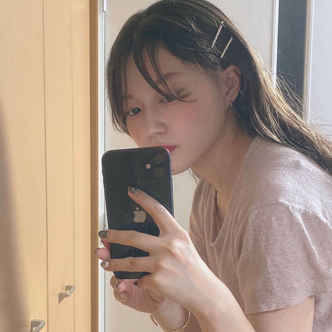 のインスタグラム：「最近ロングを被りたい欲👩🏻‍🦰💭 #ウィッグ  #ウィッグアレンジ」