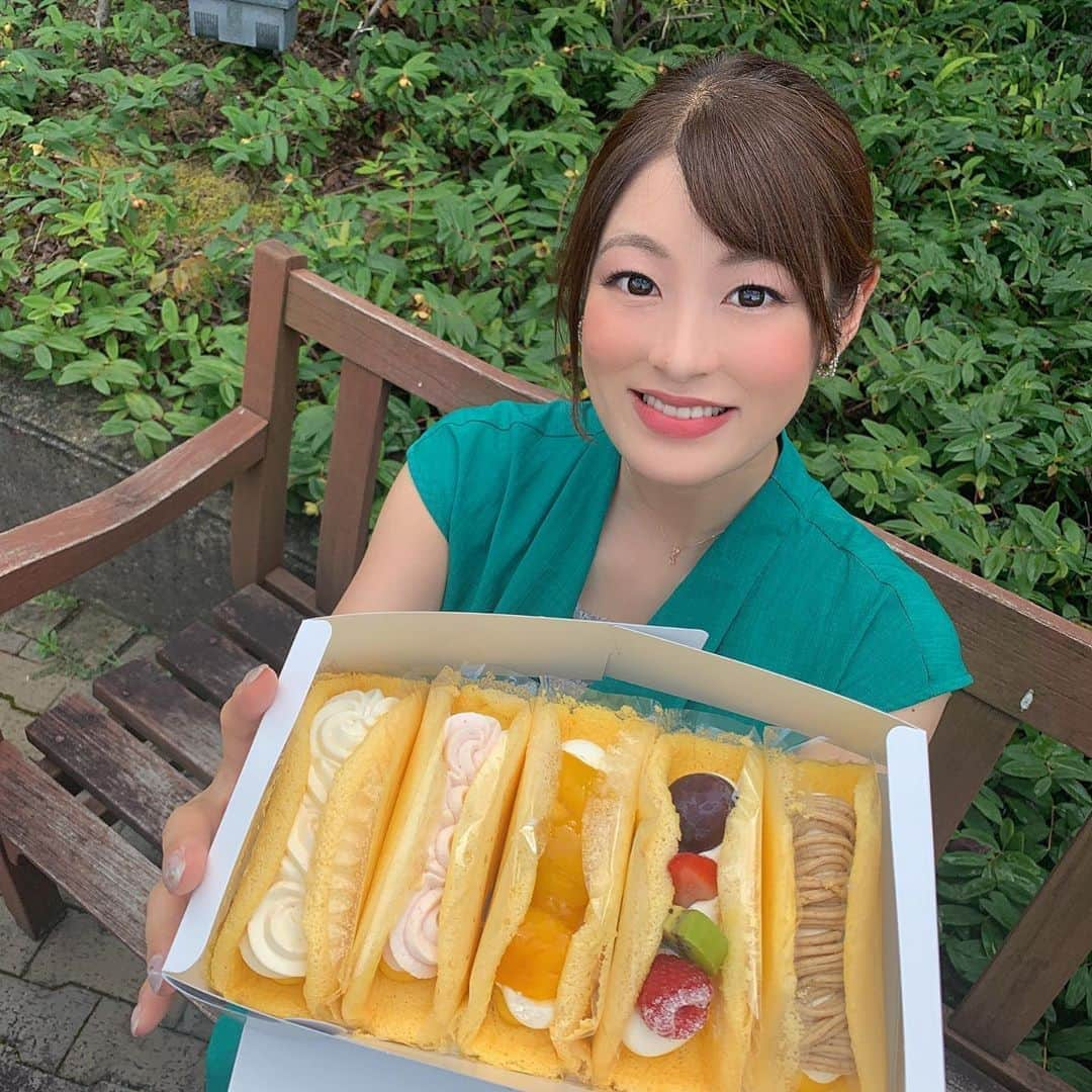 小宮山瑞季さんのインスタグラム写真 - (小宮山瑞季Instagram)「どれを食べようか迷ってしまうほどキュートなスイーツ！#オムレットケーキ 🍰💗 この専門店が長野市にあるんです！ 作り方から味のこだわりまで聞いてきました⸌⍤⃝⸍✩.*˚  今週のこれダネッ！でお伝えします( ˊᵕˋ )🍀 ・ #土曜はこれダネッ #オムレットケーキ #オムレット #全国初 #オムレットケーキ専門店 #専門店グルメ #信州グルメ #信州スイーツ #テイクアウトグルメ #テイクアウト長野 #スイーツ #スイーツ好き #omuretto #期間限定 #長野放送 #アナウンサー #小宮山瑞季」8月21日 19時57分 - komiyama_mizuki