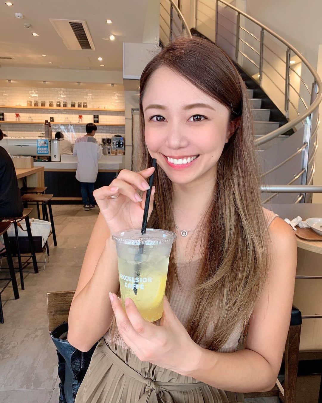 のインスタグラム：「毎日毎日暑い🥵💦 . このレモンスカッシュ美味しかったー🍋💕 . 皆さんもちゃんと水分補給して、体調管理してくださいね✨😌 .  #ゴルフ#ゴルフ女子#golf#golfgirl#sports#スポーツ#スポーツ女子#instagolf#골프#골프여자#스포츠#高尔夫球#高尔夫#休日#holiday」
