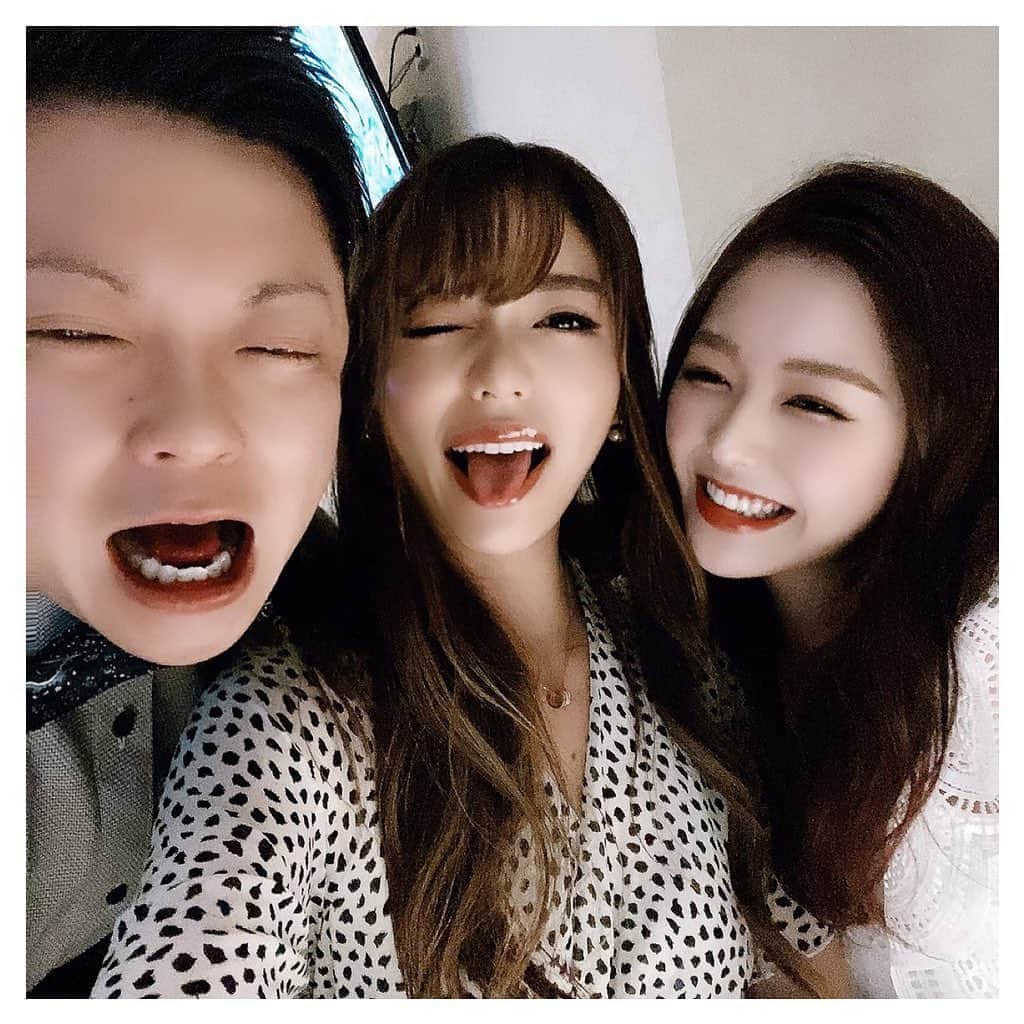 ARIKAのインスタグラム：「香川飲み🥂 . お盆で行きたいお店ほぼ閉まってて 会えなかった人いっぱいいるけど 楽しい夜を過ごせました🍶 香川いる時予定ぱんぱんで 毎日睡眠不足やから眠過ぎて お酒全然入ってこんかった〜😂💭 でも楽しい飲み会でした💜 次はゆっくり色々回りたいな🥺✨ . #kagawa #takamatsu #古馬場 #飲み会 #お酒 #酔っ払い #bar #friends #楽しい #おひとり様 #女性のひとり暮らし #写真好きな人と繋がりたい #お洒落さんと繋がりたい#summer #workout #makeup #hair #me #girl #swag #l4l #love #selfie #follow #bestoftheday #tokyo #ライバー」