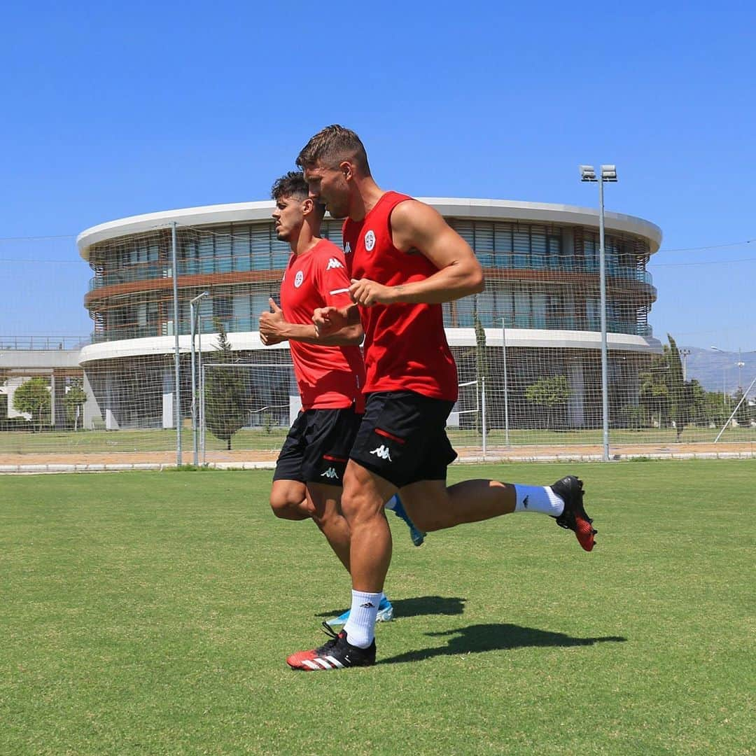 ルーカス・ポドルスキさんのインスタグラム写真 - (ルーカス・ポドルスキInstagram)「Preparing for the next season 💪🏻 🏃🏼 #soccer #lp10 #comeback」8月21日 20時29分 - lukaspodolski