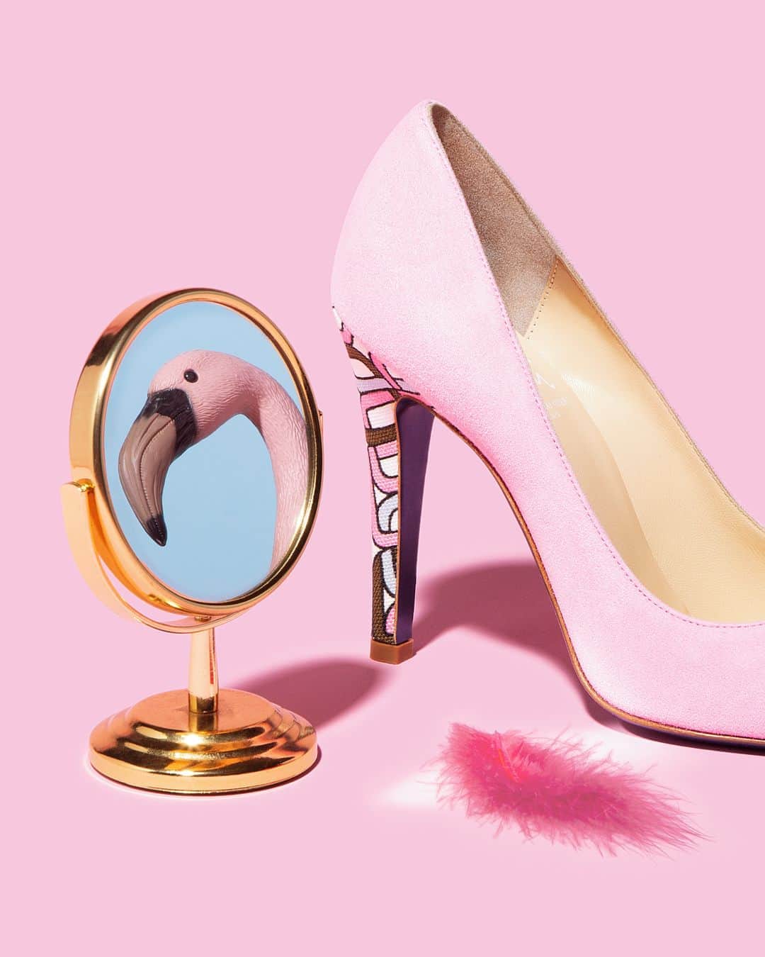 アレッサンドロオテーリさんのインスタグラム写真 - (アレッサンドロオテーリInstagram)「Always pay attention to the little details. This B100 Pink Chain is all you need for your Summer! 🦩⁣ .⁣ .⁣ .⁣ .⁣ #Aocolletcion #Alessandrooteri #Oterishoes #madeinitaly #luxuryshoes #shoes #luxurydecollete #Pinkinspiration #Shoeslover #Milano #Milanoshoes #musthaveshoes #fashionable #chic #Highheels  #fashiondesigner #style #leathershoes #glamour #Oteriluxuryshoes #Shoesinspiration #Milan #Printedshoes #luxuryPump #Elegantheels」8月21日 20時30分 - oteri_milano