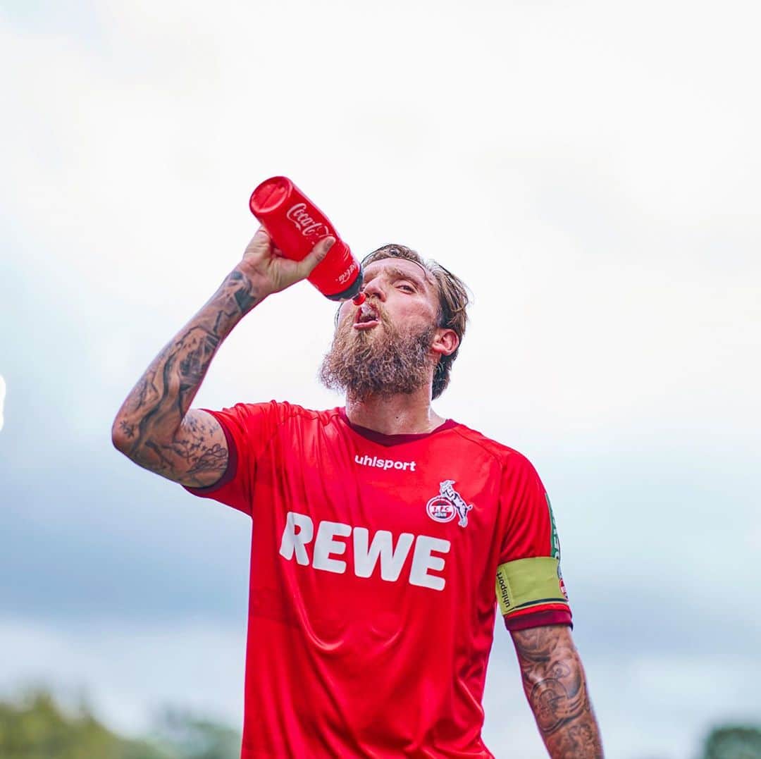 マルコ・ヘーガーのインスタグラム：「💦💦 @fckoeln  #training #camp #workhard #drink #preseason #effzeh #fc #köln #blessed #positivevibes #team #proud #mh6 #liebedeinestadt #together」