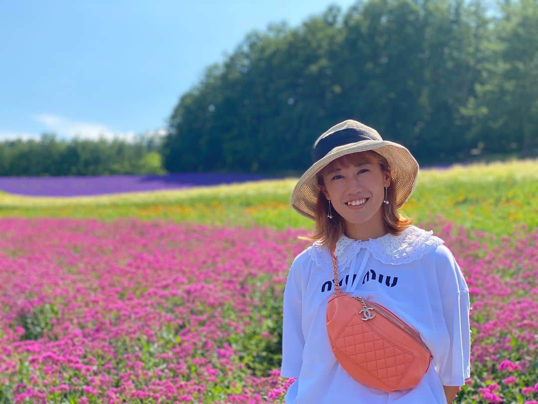 加藤未唯さんのインスタグラム写真 - (加藤未唯Instagram)「🌸🌹🌺🌻🌼💐 #花 #華 #ラベンダー #ラベンダー畑 #富良野  #ファーム富田 #北海道 #夏 #Hokkaido #miumiu #chanel」8月21日 20時39分 - miyukato1121