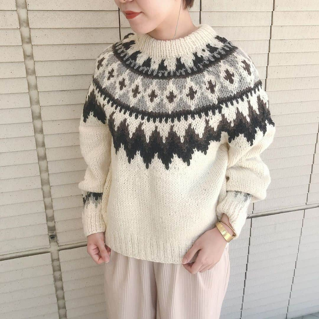 TIENS ecouteさんのインスタグラム写真 - (TIENS ecouteInstagram)「【New Arrival】﻿ ﻿ 昨年も人気のハンドニット。ネパールで時間を掛けて編まれた手編みのニットは1点1点風合いが違いハンドニットならではの暖かみがあります。﻿ ﻿ プルオーバータイプは目を引くジャガード織柄♦︎ ﻿ ジャガードハンドニット　¥13,000+tax」8月21日 20時54分 - tiensecoute