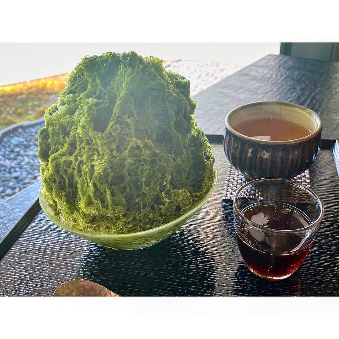 のインスタグラム：「After work☺️ 仕事後にたべちゃった🍧❤️ @jugetsudo_tokyo 今年はあと何回かき氷食べるかな。  #奈沙ログ #奈沙ログin銀座 #奈沙ログin東銀座  #matcha #jugetsudo #shaveice #shavedice #ginza #higashiginza #dessert #foodie #foodstagram #foodpic #doodporn #instafood #foodgasm #sweets #japanesesweets  #かき氷 #抹茶 #宇治金時 #寿月堂 #銀座 #東銀座 #歌舞伎座 #デザート #あんこ #餡子 #スイーツ #和スイーツ」