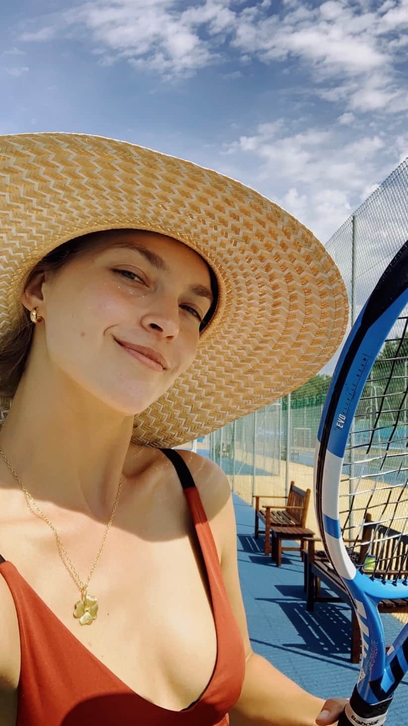 アリゾナ・ミューズのインスタグラム：「Holiday reels part 1: By the sea 🌊」