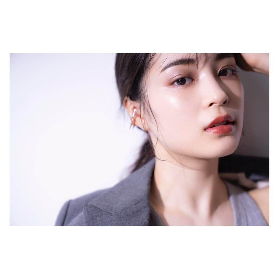 広瀬すずさんのインスタグラム写真 - (広瀬すずInstagram)「VOCE」8月21日 21時38分 - suzu.hirose.official