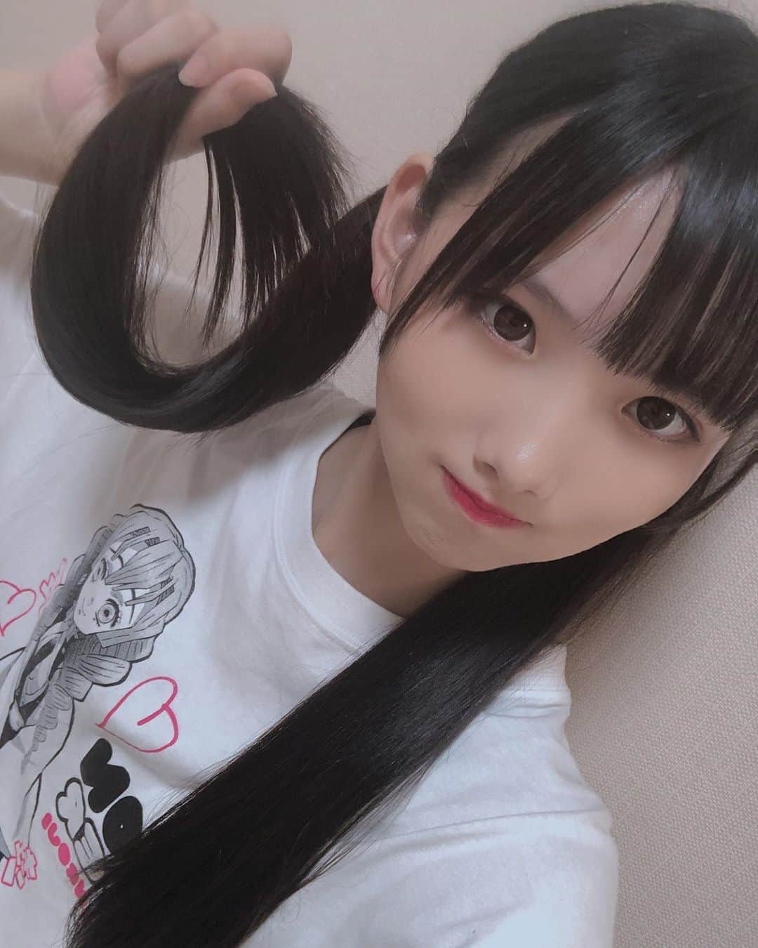 中野みやびのインスタグラム：「ついんてーる  #ツインテール #ついんてーる #アイドル #idol #long #ヘアカラー #ヘアスタイル #ヘアアレンジ #ヘア #髪型 #女子 #女子力 #甘露寺蜜璃 #Tシャツ #鬼滅の刃 #kimetsunoyaiba #アニメ #anime #girl #wawawa #みやび」