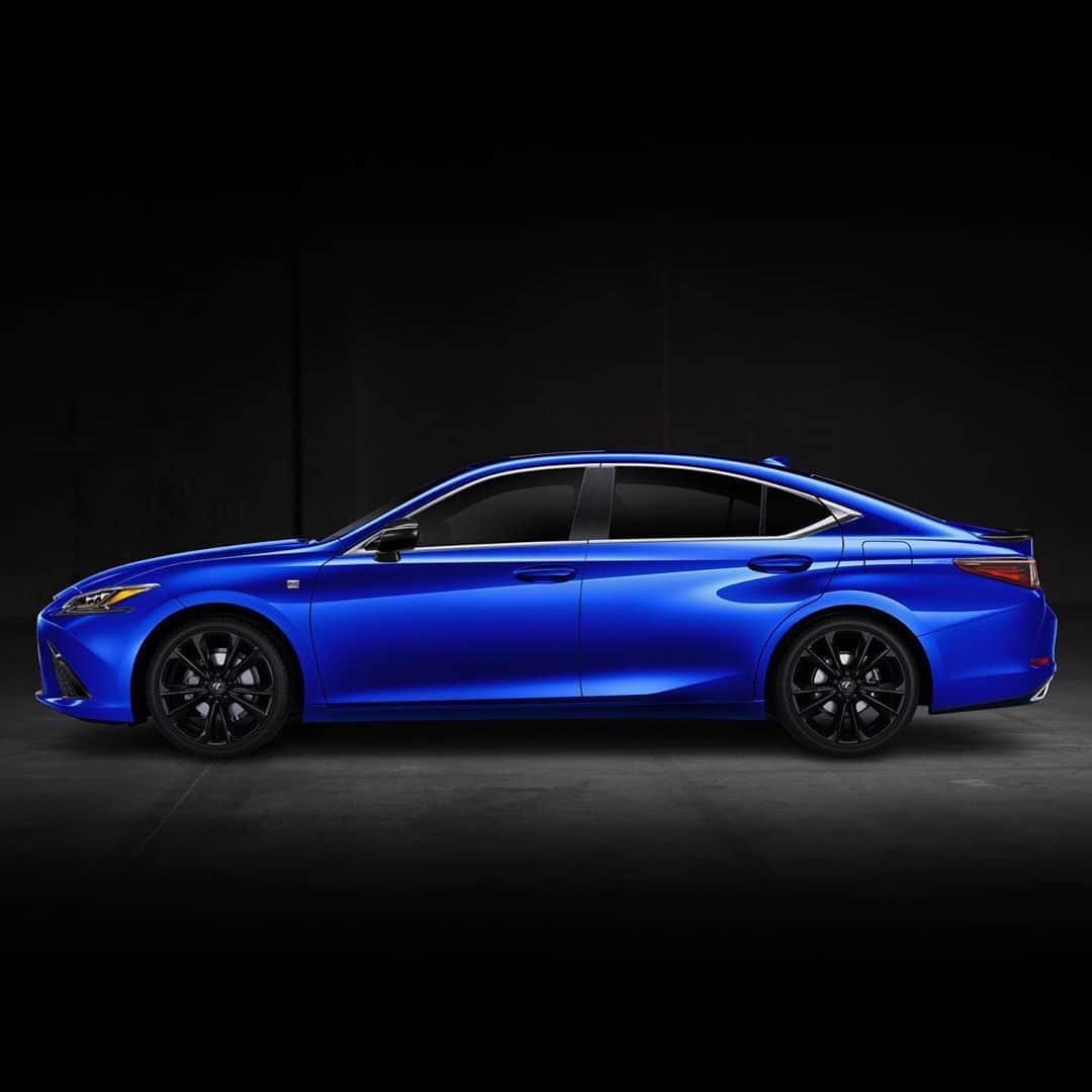 Lexus USAのインスタグラム：「With exclusive 2-piece #ZeroHalliburton cases,  the #LexusES F SPORT Black Line Special Edition is suited for its close-up.」
