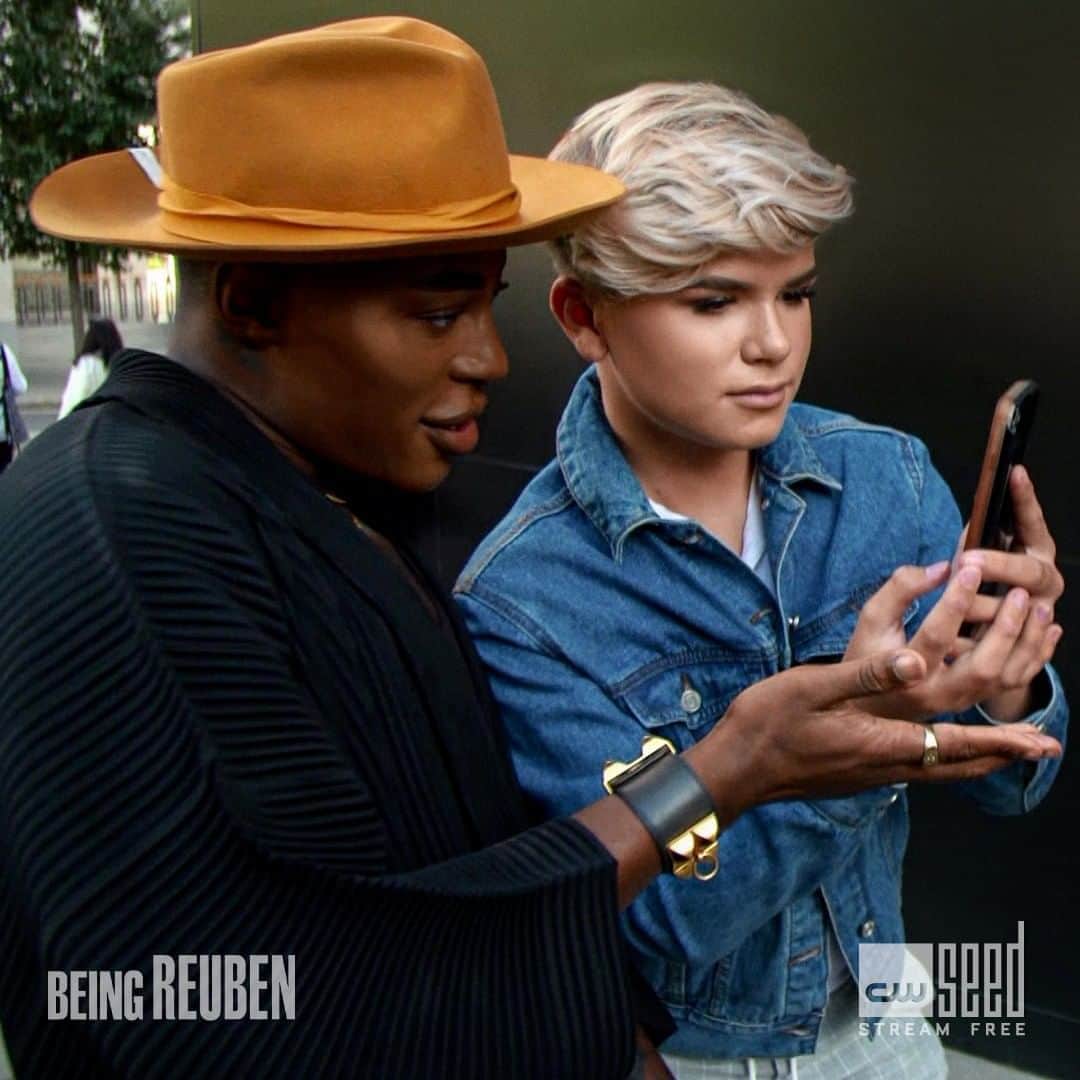 The CWさんのインスタグラム写真 - (The CWInstagram)「From NYC to London Fashion Week. A new #BeingReuben airs tonight at 9/8c on The CW! Stream tomorrow free only on @cwseed.」8月21日 22時01分 - thecw