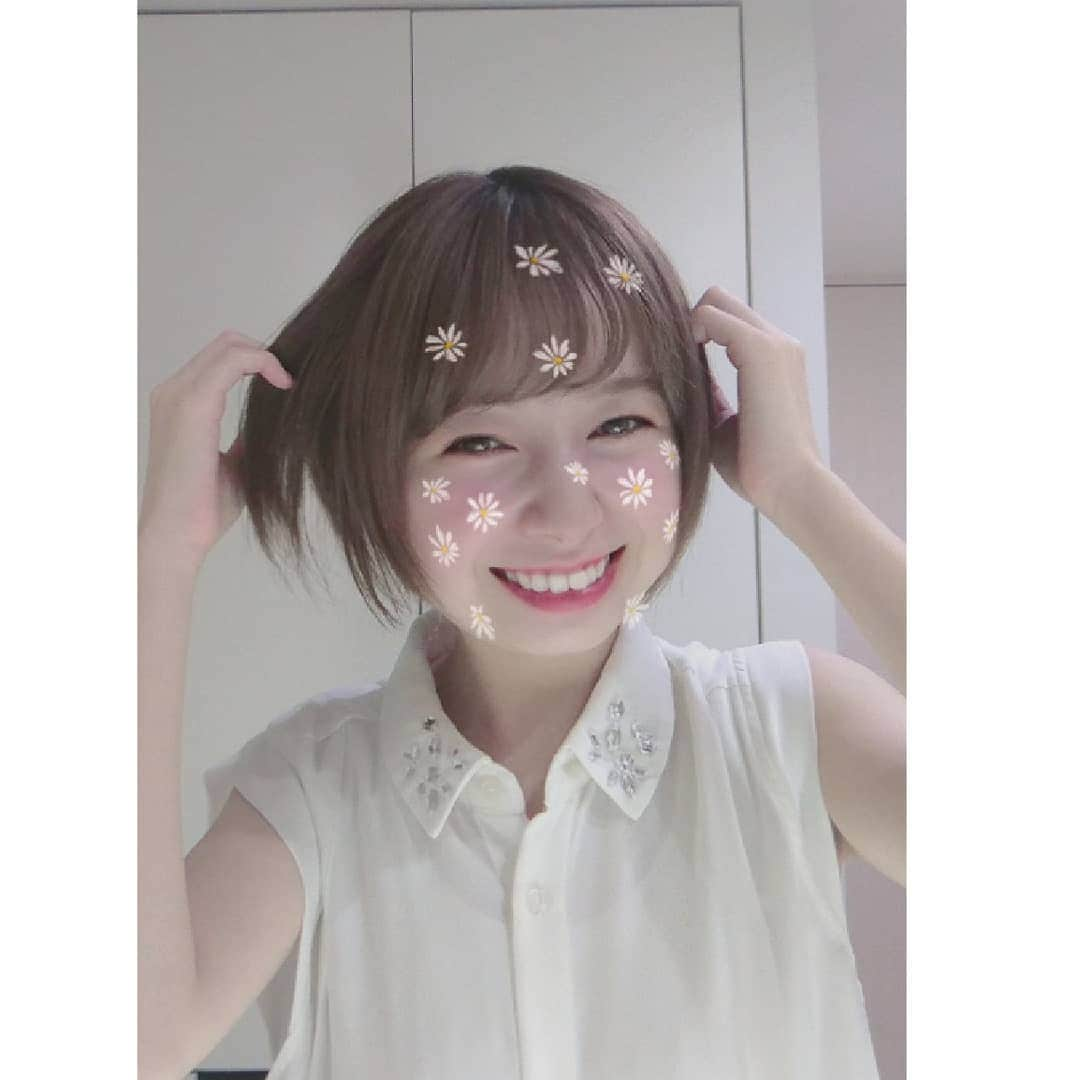 伊藤美羽さんのインスタグラム写真 - (伊藤美羽Instagram)「. フィルターで遊んだ写真達🌸 最後のやつはお花多すぎた笑笑 . こういうのあまり撮ったことなかったけれど、可愛いのいっぱいあるんだね！ . . . . #フィルター #フィルター加工  #ショート #ショートヘア」8月21日 22時05分 - miumiu.1230