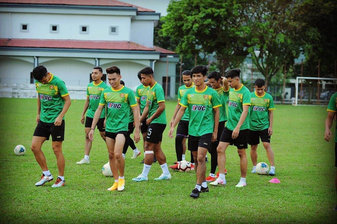 のインスタグラム：「Match day💪💪💪 #ukm #22082020 #restart #kotabharu #kelantan #kelantanfa #trw #trwcc #mfl #football2020 #football #enjoyfootball #malaysia #malaysiafootball #enjoyfootball #goal」
