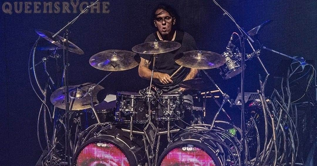 Queensrycheさんのインスタグラム写真 - (QueensrycheInstagram)「#fbf - Casey at the Comerica Theatre in Phoenix Arizona 2018 (photo credit Savoia Concert & Event Photography) #queensryche #flashbackfriday #comericatheatrephoenix #caseygrillo #kickassdrummer #talentedmusician #zildjiancymbals #drums #customkit #lotus #dwdrums #sawbladeheaddesigns」8月22日 9時30分 - queensrycheofficial