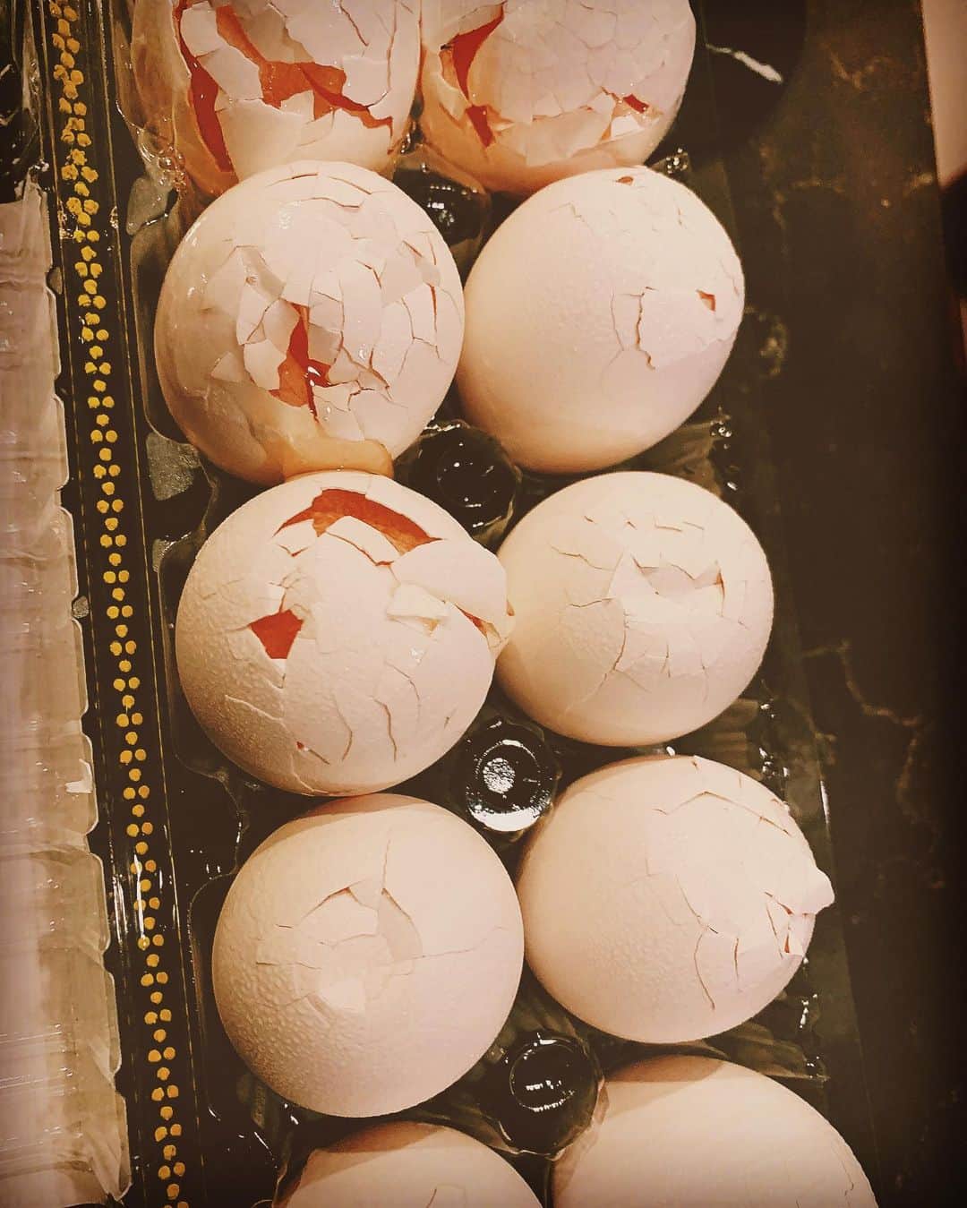 ᴍᴀʏᴀさんのインスタグラム写真 - (ᴍᴀʏᴀInstagram)「I dropped the 10 eggs on the floor💥so I was holding a Egg festival〜🥚✨✨  やっちまったよ卵10個を床フォール💥ぶきっちょ挽回というわけで家にある材料でいきなり開催【卵フェスティバル〜】👏👏 観客も試食客もゼロでしたが地味に盛り上がりました🥚🐥🐣 1.omelette with rice  2.cheese cake soufflé 3.egg soup * * ##シーフードとトマトとワイン煮込みのオムライス #ふわふわスフレのチーズケーキ #たまごスープ #卵フェスティバル #たまフェス #eggfestival  #homemade #アクシデントを楽しむ #ぽじてぃぶしんきんぐ #卵料理」8月22日 8時10分 - yamatomaya_jp