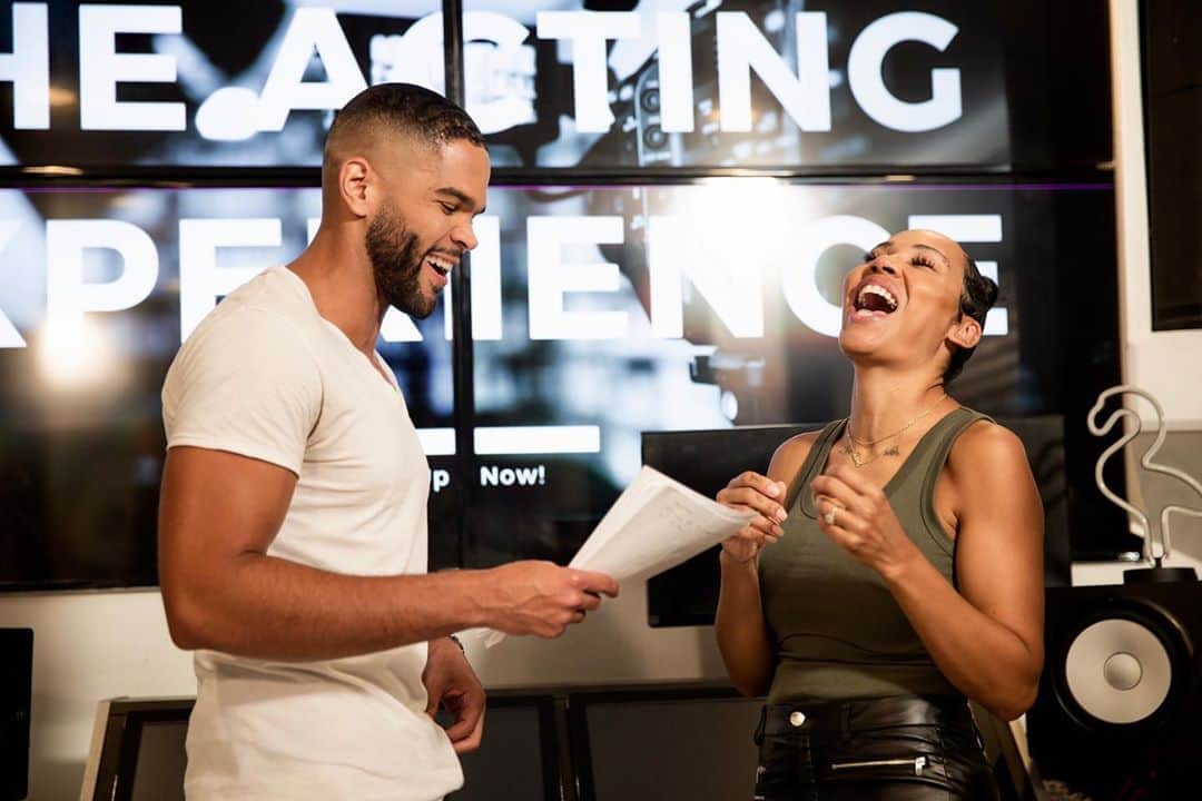 ディジョン・タルトンのインスタグラム：「I have a passion for Actors!  Coaching/Directoring Actors to their greatest potential/performance brings me so much joy!  Have you joined our community yet? (Online)   Everyone’s Welcome Here!  @theactingexperience Class is in session!  (Link in bio)」