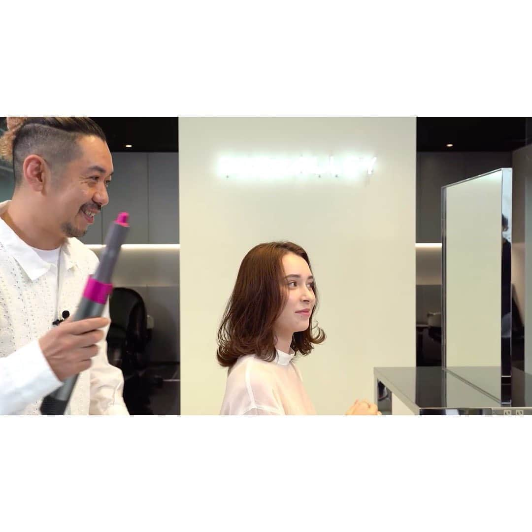 朝日光輝さんのインスタグラム写真 - (朝日光輝Instagram)「Dyson hair beautyキャンペーンに参加してみませんか？🤗 ＼ 僕も講師としてオンラインサロンに出演している、Dyson hair beautyキャンペーンが絶賛参加者募集中✨ 今回は「この夏のトレンドスタイル」をDyson Airwrap™スタイラーを使ってご紹介しています。 さらに、SUNVALLEYではAirwrap体験をなんと！！無料で出来ちゃいます🤩🤩😔 体験には事前のお申込みが必要なので、詳しくはキャンペーンサイトをご確認ください！ ☛　https://www.ext-web.net/dyson/hairbeauty　　   #ダイソンビューティー #ダイソンヘア #ダイソンドライヤー #エアラップ　#dyson #airwrap #無料体験#体感#南青山 #表参道#美容院#美容室#ヘアーサロン#美容師#ヘアメイク#sunvalley」8月22日 8時59分 - mitsuteru_asahi