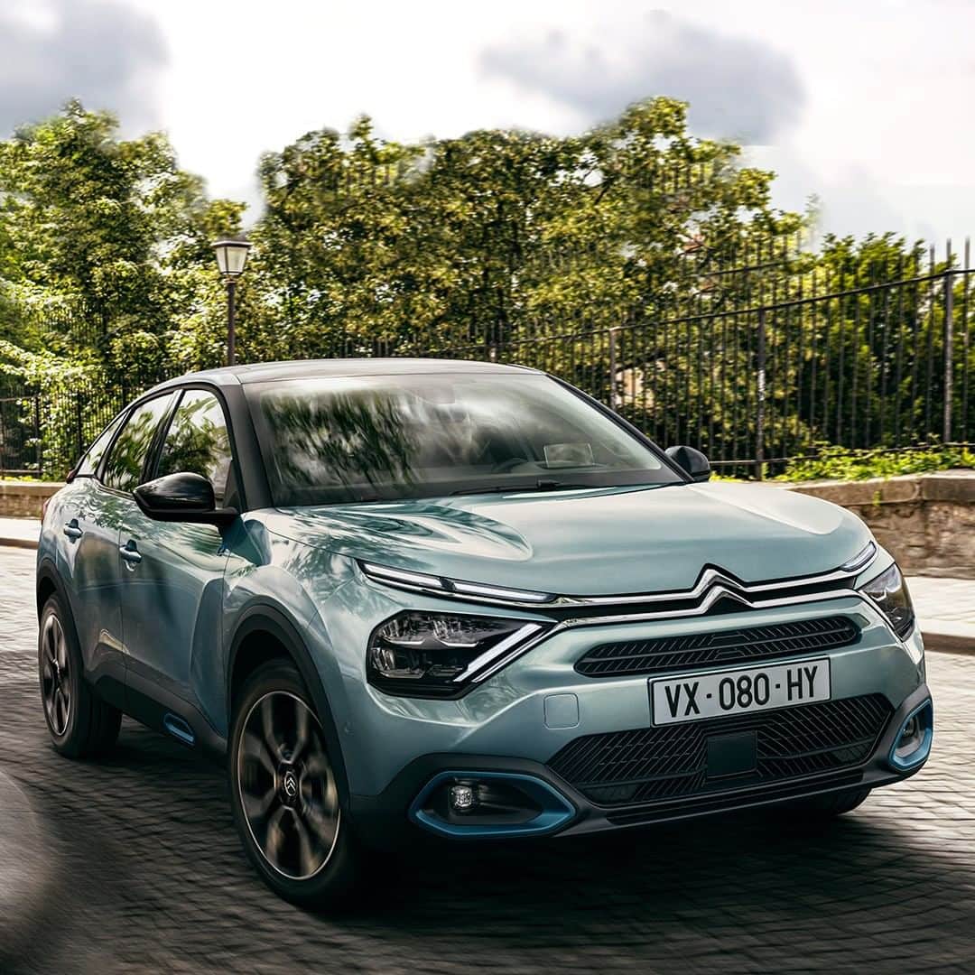 Citroënのインスタグラム：「Opën the way! Glide effortlessly over the road with New Citroën ë-C4 - 100% ëlectric and its Citroën Suspensions with Progressive Hydraulic Cushions®. Make comfort a priority 💯  Also available in petrol or Diesel. #ËlectricForAll #InspirëdByYouAll #New #Citroen #Car #Elegance #Design #Fashion #Comfort #Electric #Instacar #Carsofinstagram #Auto」
