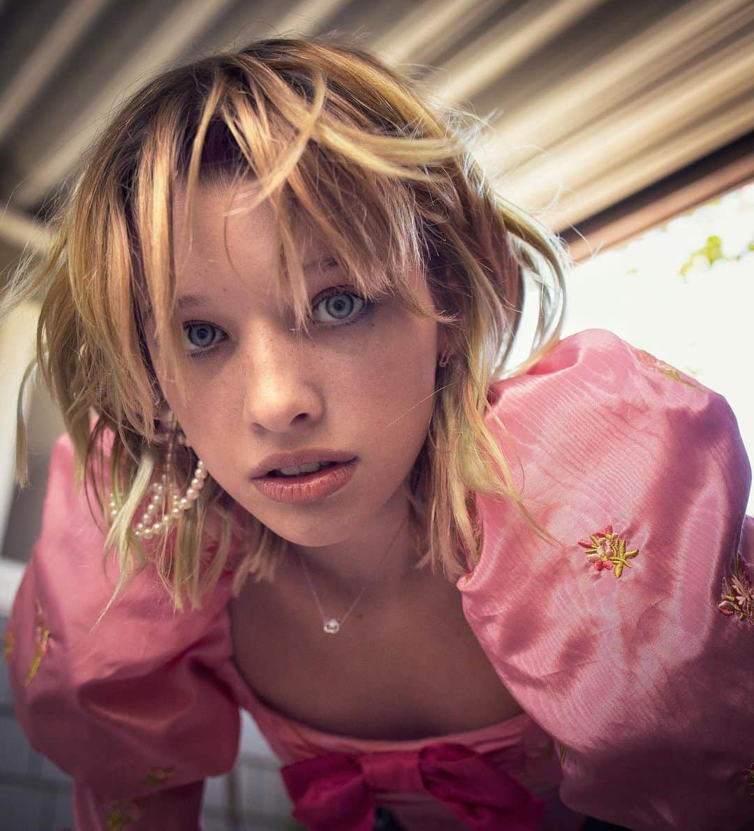 ジェレミー・スコットのインスタグラム：「ACTRESS @evergaboanderson WEARING @moschino 📷 @chrissbrenner WITH HAIR & MAKE UP BY @millajovovich 💘」