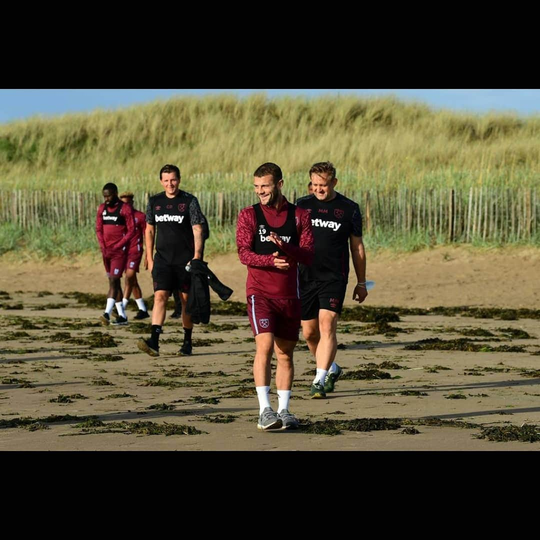 ジャック・ウィルシャーさんのインスタグラム写真 - (ジャック・ウィルシャーInstagram)「Pre season 😰 With a smile 😃」8月22日 0時51分 - jackwilshere