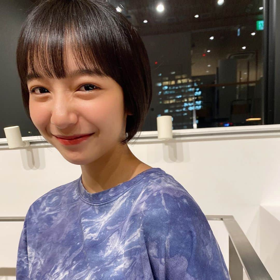 山之内すずさんのインスタグラム写真 - (山之内すずInstagram)「日野さん　@tatsuyahino カットがやはり天才的に可愛いと言うお話。 最近すずと同じ髪型にしてもらいに日野さんのところに行く方がちらほらいるようで🥰🥰🥰 嬉しいねって2人でほんわかしてました🥰」8月22日 0時51分 - suzu____chan