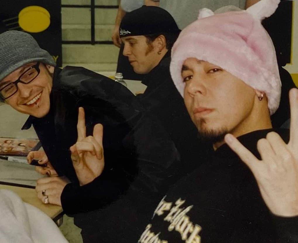 リンキン・パークさんのインスタグラム写真 - (リンキン・パークInstagram)「LP Underground meet & greets from the Projekt Revolution tour in 2002. These M&Gs were a highlight of that tour and every tour since.」8月22日 1時11分 - linkinpark
