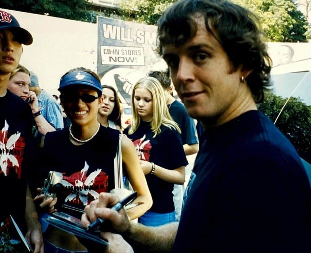 リンキン・パークさんのインスタグラム写真 - (リンキン・パークInstagram)「LP Underground meet & greets from the Projekt Revolution tour in 2002. These M&Gs were a highlight of that tour and every tour since.」8月22日 1時11分 - linkinpark