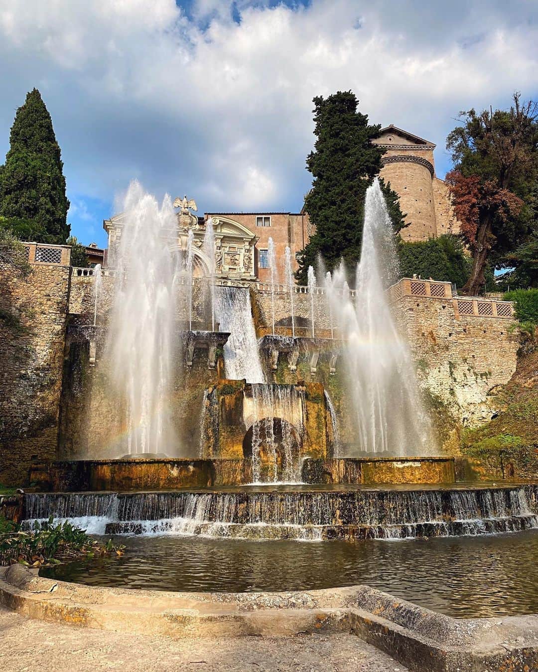sananasさんのインスタグラム写真 - (sananasInstagram)「📍Villa d’Este 😍C’est tellement beau ! Je veux un jardin comme celui-là ... (avec les jardiniers qui vont avec 😆)  #Tivoli #Italie #Italy #InLove」8月22日 1時11分 - sananas2106