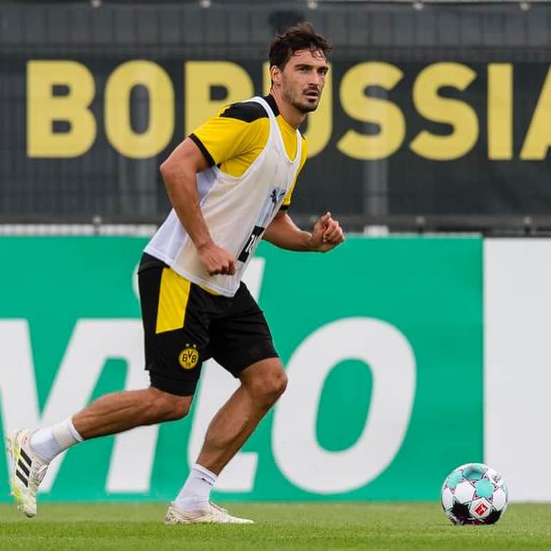 マッツ・フメルスのインスタグラム：「Feels good to be back in the training 💪🏻」