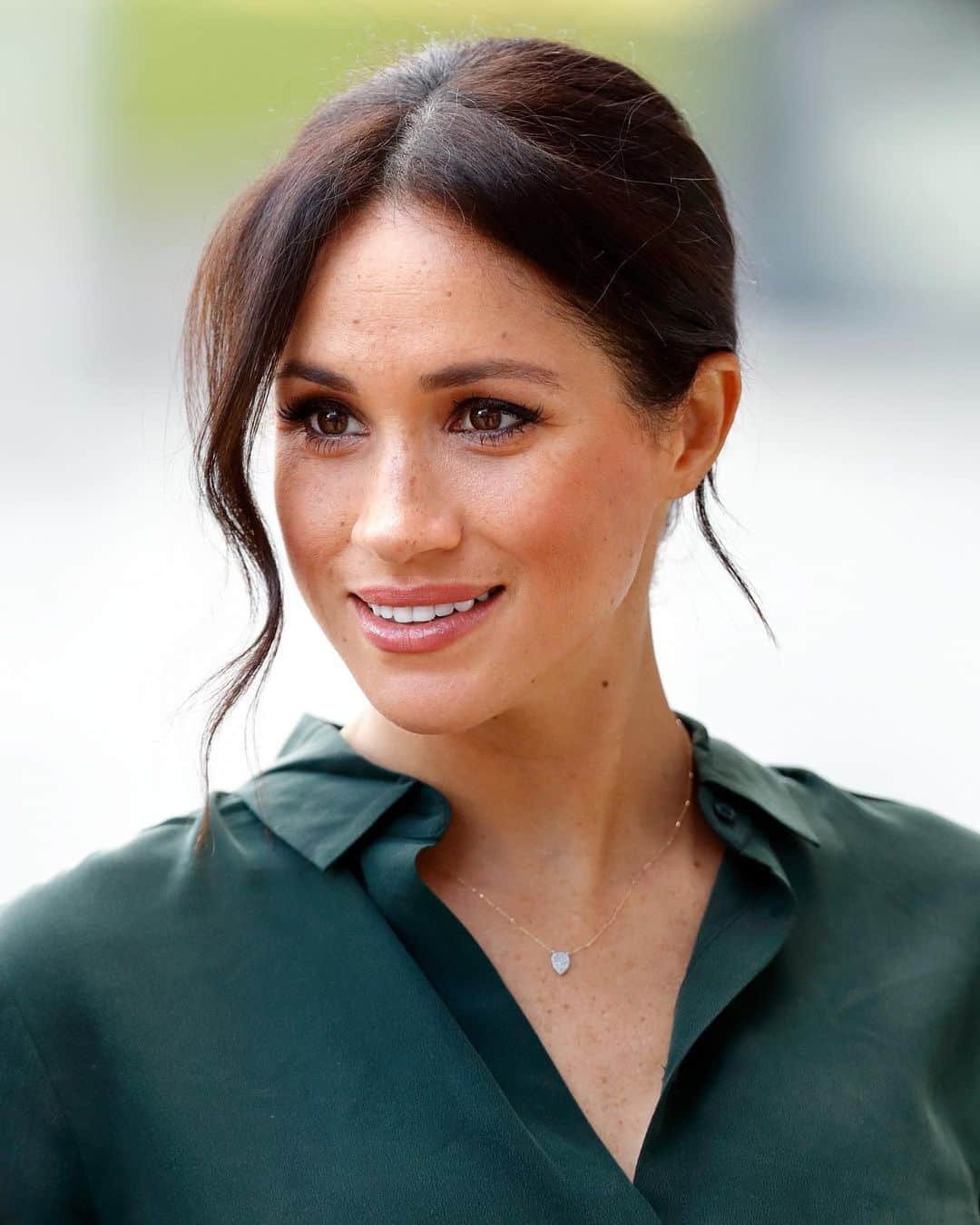 Harper's BAZAARさんのインスタグラム写真 - (Harper's BAZAARInstagram)「Yesterday, Meghan Markle made a special appearance at the virtual @whenweallvote Couch Party where she spoke on the importance of women casting their ballots in this year’s presidential election. “We can and must do everything that we can to ensure that all women have their voices heard,” she said. “If we aren’t part of the solution, we are part of the problem. If you aren’t going out there and voting, then you’re complicit. If you’re complacent, you’re complicit. We can make the difference in this election and we will make the difference in this election.” Watch Meghan’s full speech at the link in our bio.」8月22日 1時55分 - harpersbazaarus