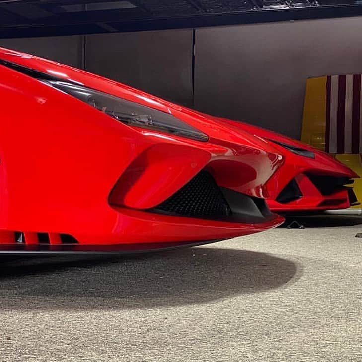 CARLiFESTYLEさんのインスタグラム写真 - (CARLiFESTYLEInstagram)「Can you name them both? Which one would you have? Photo by @dragtimescom #carlifestyle」8月22日 2時05分 - carlifestyle