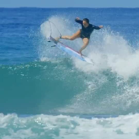 カリッサ・ムーアのインスタグラム：「Connecting the dots 🤪 video: Rick Memsic @swellpatrol」