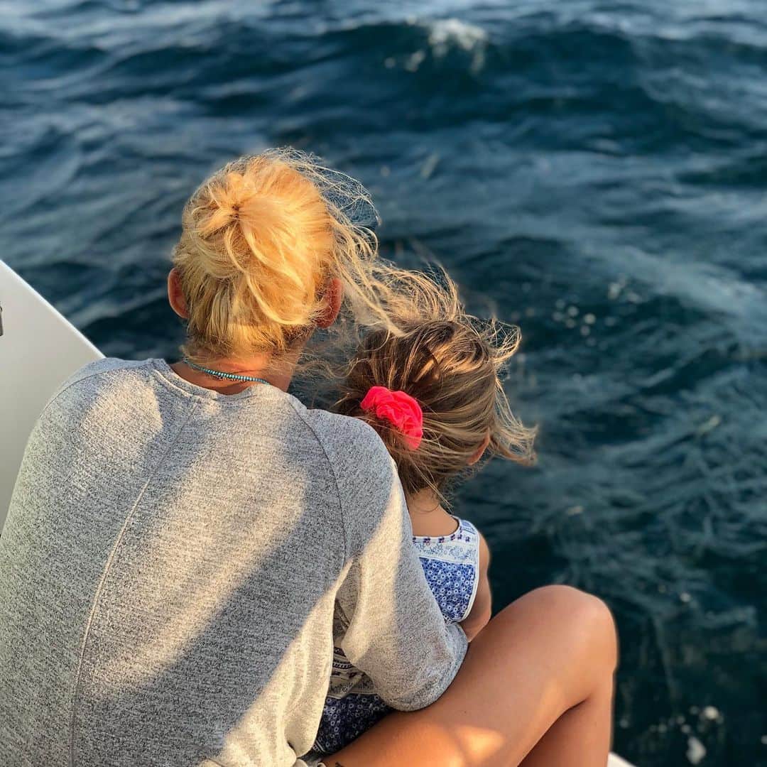 バハル・トクソイのインスタグラム：「“When the first baby laughed for the first time, its laugh broke into a thousand pieces, and they all went skipping about, and that was the beginning of fairies.” 🧚🏻‍♀️ Peter Pan」
